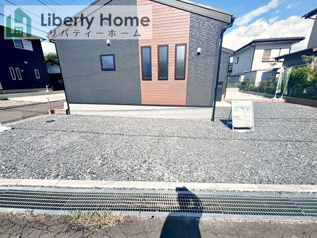 第1牛久市岡見町　新築戸建の駐車場