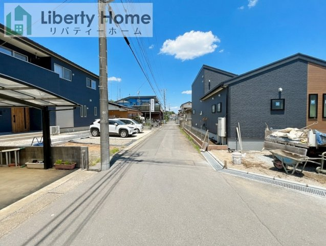第1牛久市岡見町　新築戸建の前面道路含む現地写真