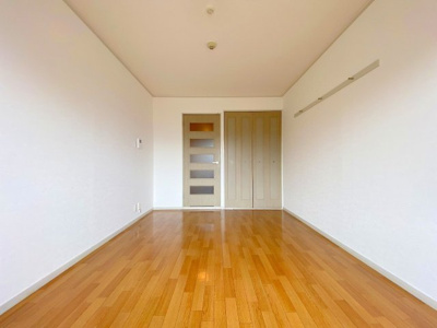 【居間・リビング】 | センチュリー曙Ⅰ | 洋室は7.5帖と開放的な空間です。