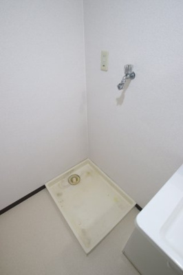 【設備】 | ラフィーネ壱番館 | 室内洗濯機置場