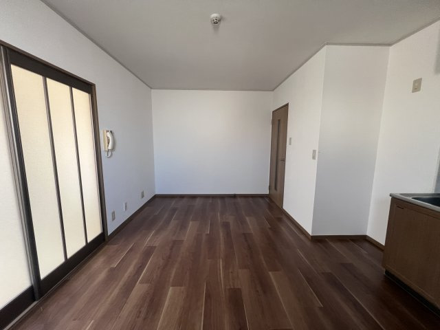 アルパポンテ一番館の居間・リビング