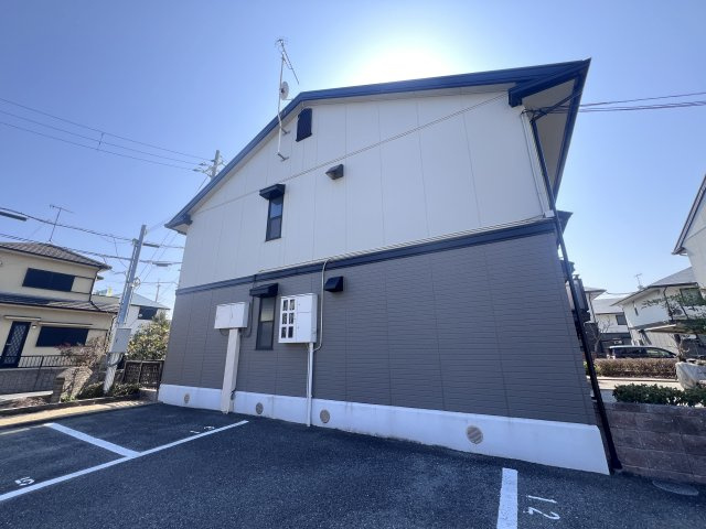 アルパポンテ一番館の外観