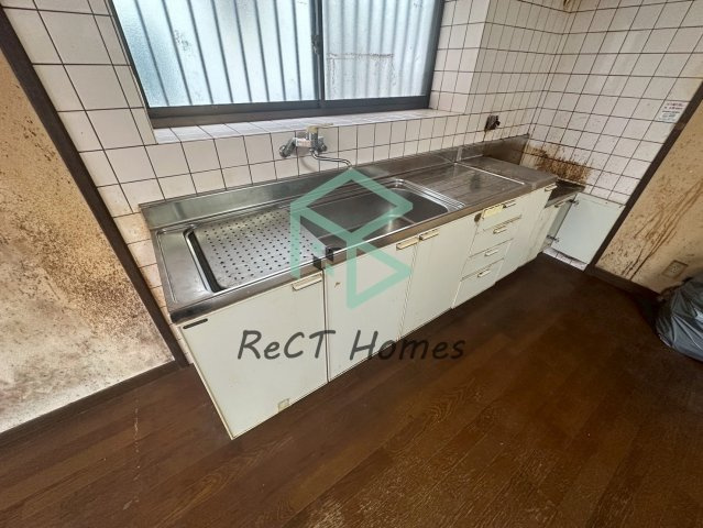 姫路市広畑区才中古戸建のキッチン