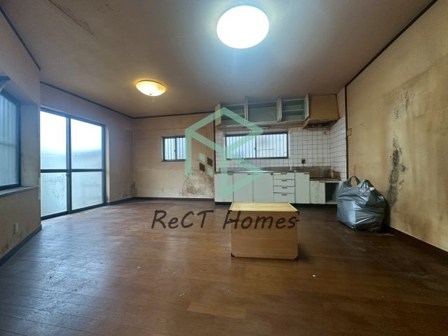 姫路市広畑区才中古戸建の居間・リビング