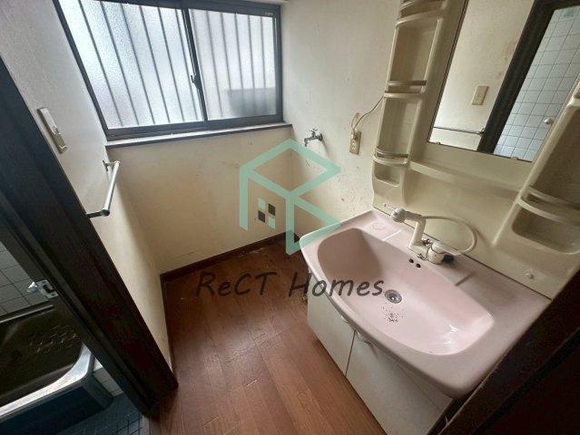 姫路市広畑区才中古戸建の脱衣所