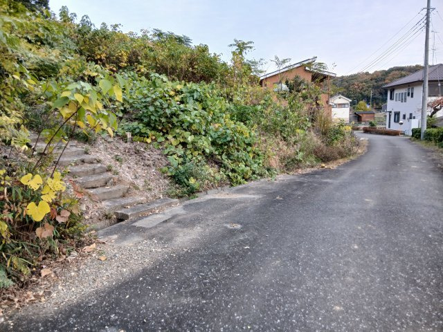 滑川町羽尾　土地2681坪の前面道路含む現地写真