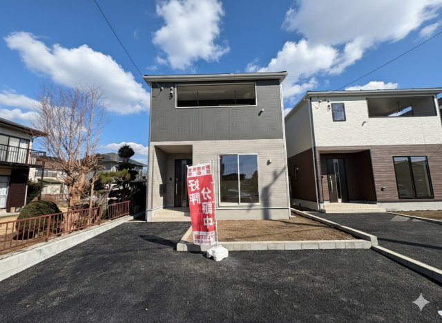 【Cradle garden】高根沢町宝積寺 第16 全3棟の外観|〇1号棟〇
未完成物件ですが、お近くの同社施工完成物件をご内覧いただくことも可能です☆
お気軽にお問い合わせください♪
※2025年12月撮影