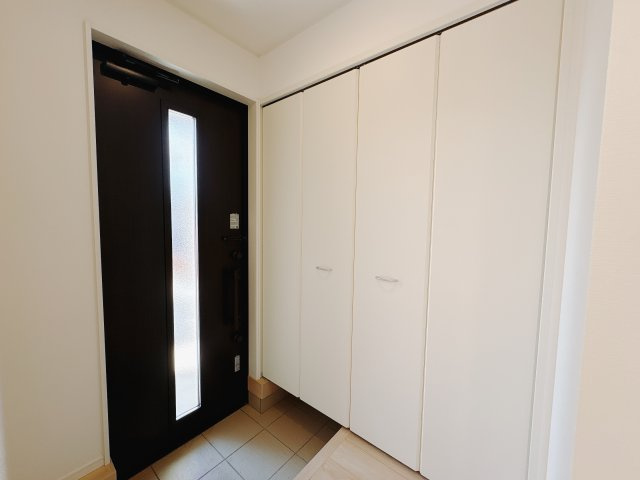 【Cradle garden】高根沢町宝積寺 第16 全3棟の前面道路含む現地写真|〇区画全体〇
前面道路はゆとりの5ｍ幅。
車の出し入れもスムーズで、来客時も安心。
開放感のある街並みに、暮らしやすさが広がります。
※2025年12月撮影