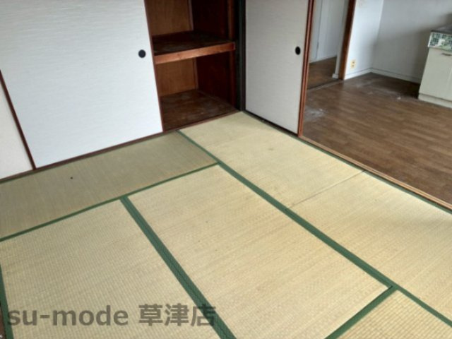 【和室】 | ヴィラＫ’s | 本物件は現状有姿（補修なし）での引き渡し。補修・修繕箇所が多いため、そのままでは居住できません。ご自身でDIY・リフォームが可能な方を対象とした募集となります。※倉庫としての利用の方はご相談ください。