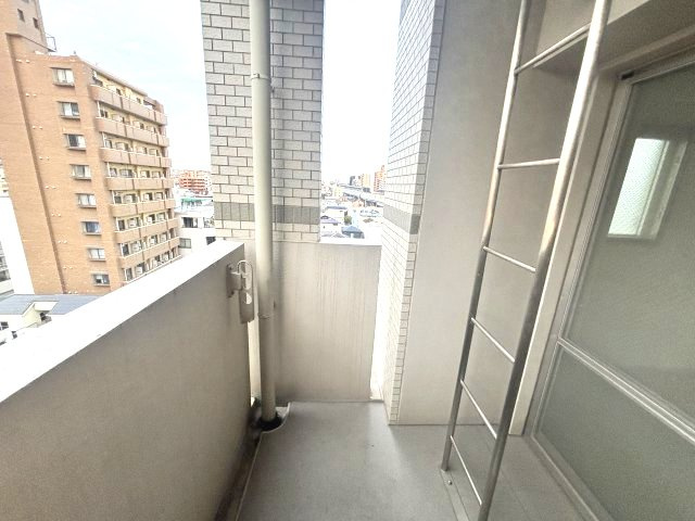 ライジングコート深江本町フラワーパークのバルコニー