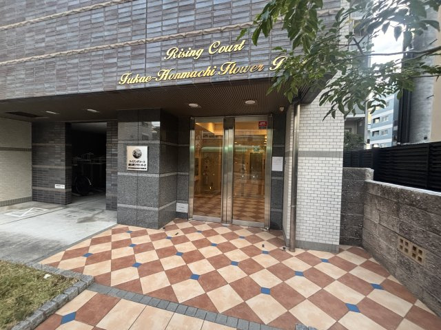 ライジングコート深江本町フラワーパークのエントランス