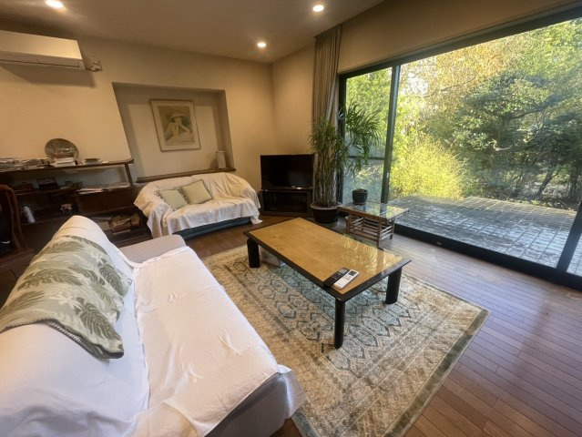 敷地面積131坪　売地　北本市朝日２丁目のその他|古家あり（木造ストレート葺２階建（２０００年３月築）　リビング、外部テラスあり