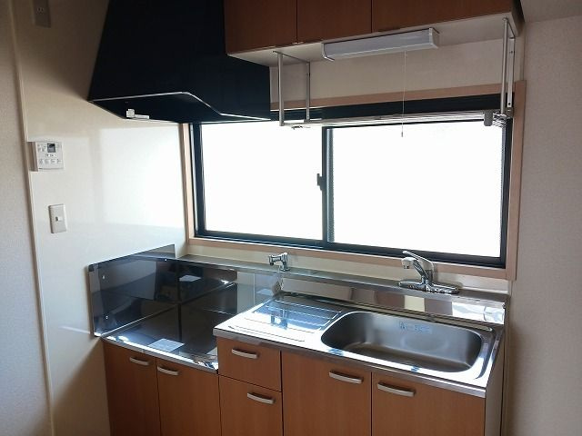 ハイツプードルのキッチン|コンパクトなキッチンで掃除もラクラク