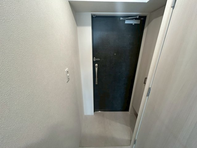 Alivis緑橋の玄関