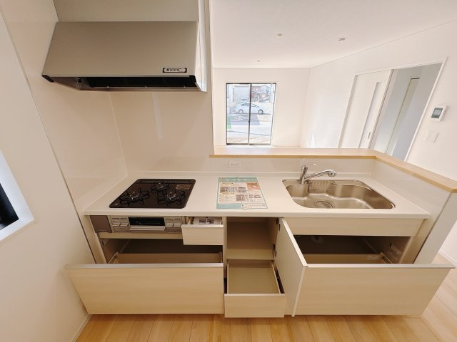 【Cradle garden】高根沢町宝積寺 第16 全3棟の地図|カーナビには「高根沢町宝積寺2444-8」と入力してください
〇1号棟〇
未完成物件ですが、お近くの同社施工完成物件をご内覧いただくことも可能です☆
お気軽にお問い合わせください♪
※2025年12月