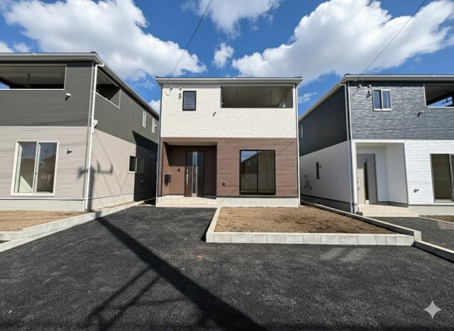 【Cradle garden】高根沢町宝積寺 第16 全3棟の外観|〇1号棟〇
未完成物件ですが、お近くの同社施工完成物件をご内覧いただくことも可能です☆
お気軽にお問い合わせください♪
※2025年12月撮影