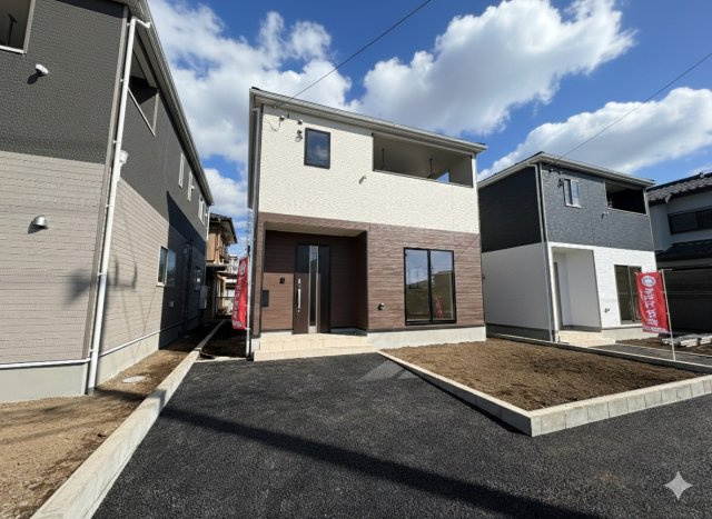 【Cradle garden】高根沢町宝積寺 第16 全3棟の外観|〇1号棟〇
スーパーやコンビニなど、毎日の生活に欠かせない利便施設を今から現地で確認されることをおススメします。
もちろん弊社営業がご案内する事も可能です！
※2025年12月撮影