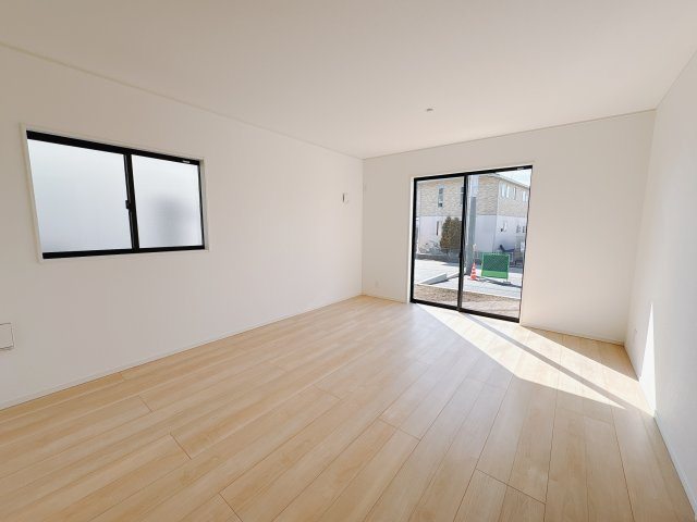 【Cradle garden】高根沢町宝積寺 第16 全3棟の前面道路含む現地写真|〇区画全体〇
前面道路はゆとりの5ｍ幅。
車の出し入れもスムーズで、来客時も安心。
開放感のある街並みに、暮らしやすさが広がります。
※2025年12月撮影