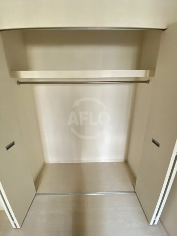 アモーレ本町ウエスト　明治小学校区の収納|AMORE HOMMACHI WEST（アモーレホンマチウエスト）　クローゼット