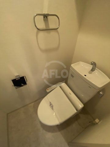 アモーレ本町ウエスト　明治小学校区のトイレ|AMORE HOMMACHI WEST（アモーレホンマチウエスト）　温水洗浄便座