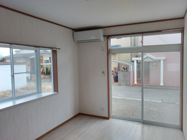 メゾンエマーレの居間・リビング