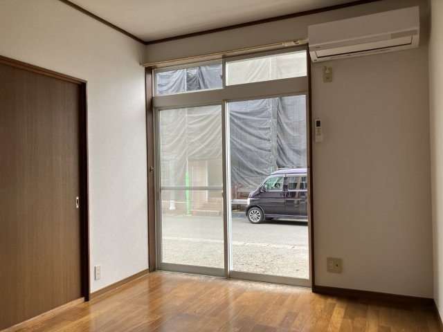 メゾンエマーレの居間・リビング