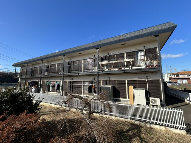 厚木市下荻野のアパートの外観