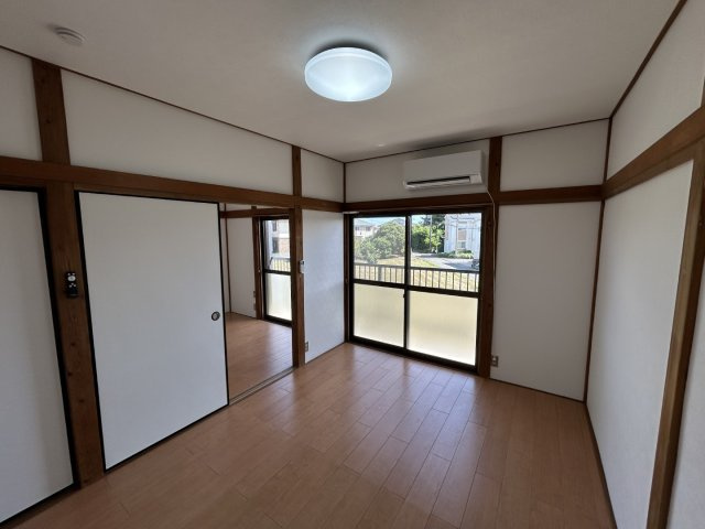 厚木市下荻野のアパートの洋室