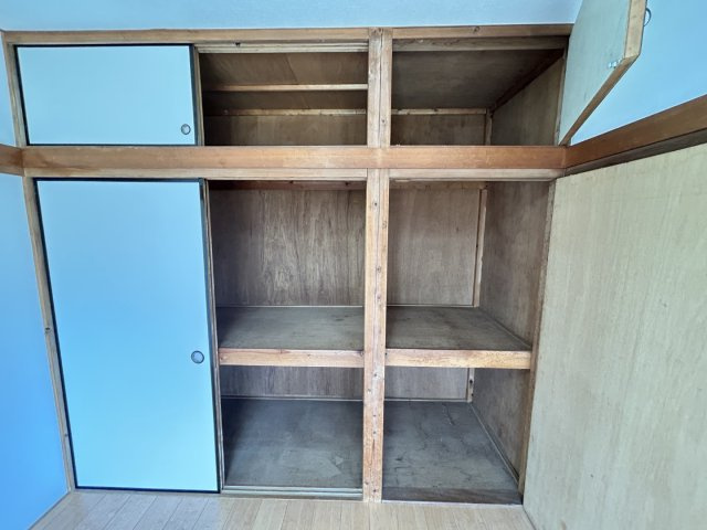 厚木市下荻野のアパートの収納