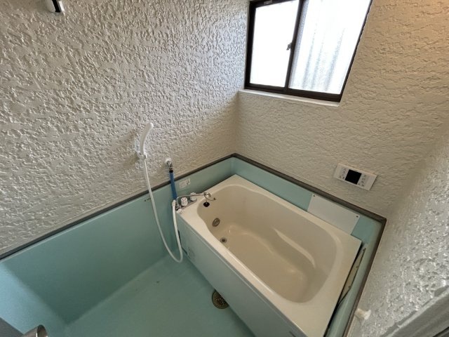厚木市下荻野のアパートの浴室