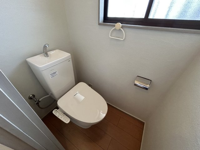 厚木市下荻野のアパートのトイレ