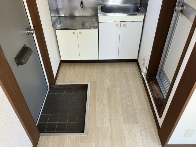 コーポ伸栄の玄関