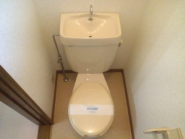 厚木市温水のアパートのトイレ