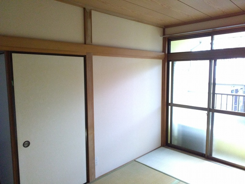 厚木市温水のアパートの和室