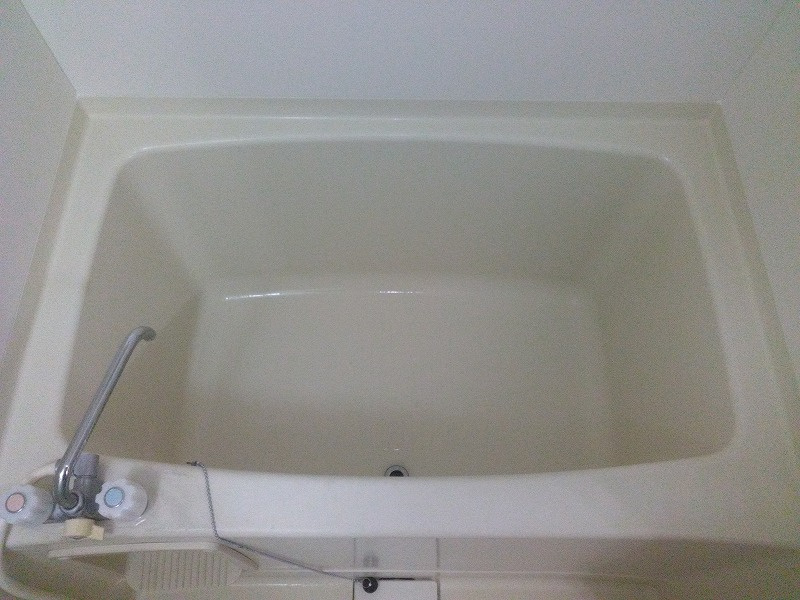 厚木市温水のアパートの浴室