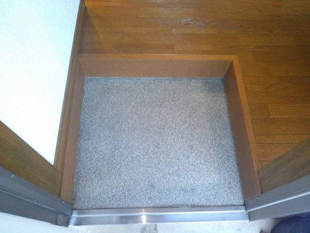 厚木市温水のアパートの玄関