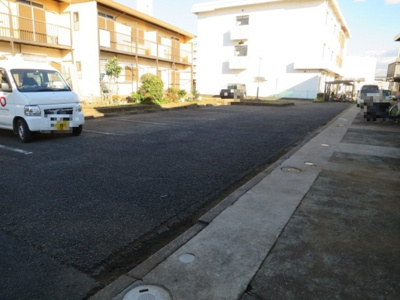 【駐車場】 | 神取ハイツ | 駐車場