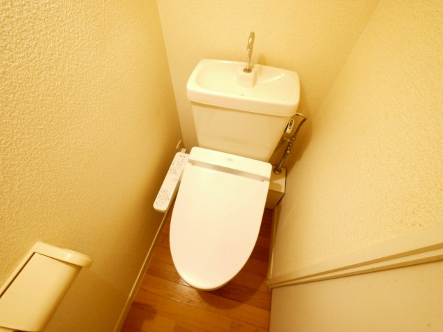 レオパレスＲ１６９ＳＡＫＵＲＡＩのトイレ|ゆったりとした空間のトイレです