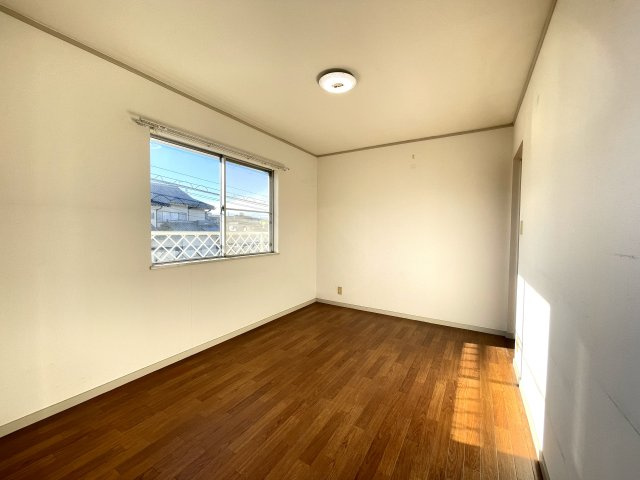 早川（粕壁）貸家の洋室