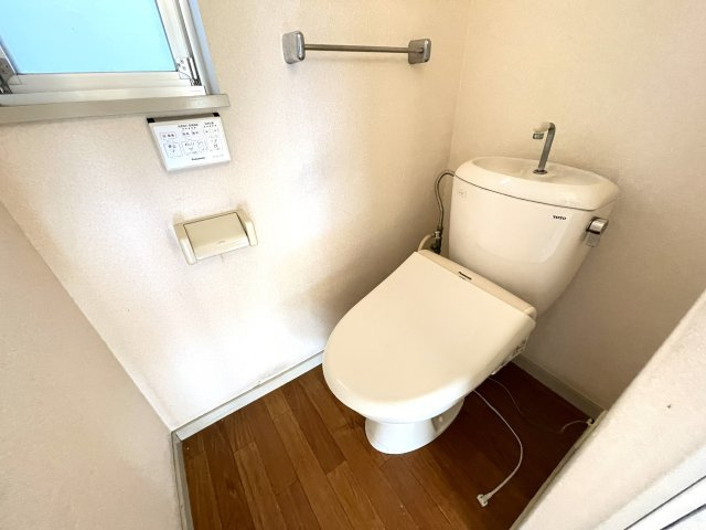 早川（粕壁）貸家のトイレ