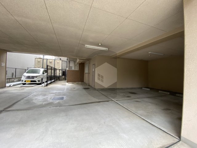 フレア深江橋の駐車場