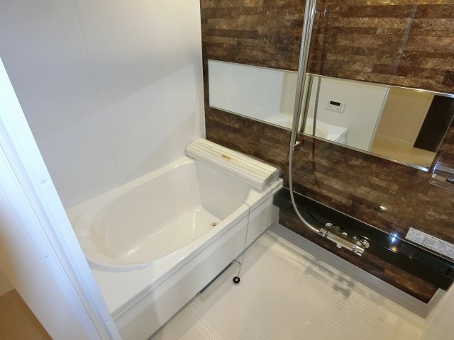 ラ　ルース甲子園の浴室