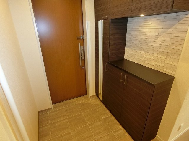 ラ　ルース甲子園の玄関