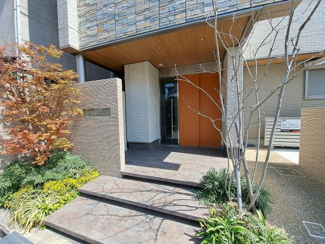 ラ　ルース甲子園のエントランス