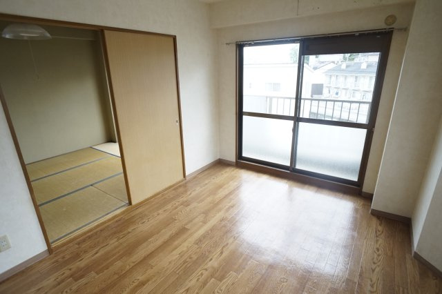 グレースコーポ東生駒の洋室