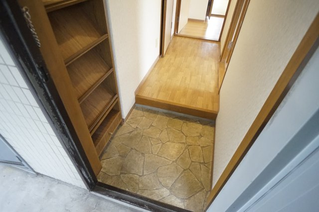 グレースコーポ東生駒の玄関