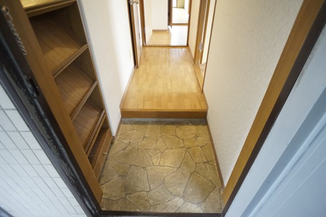 グレースコーポ東生駒の玄関