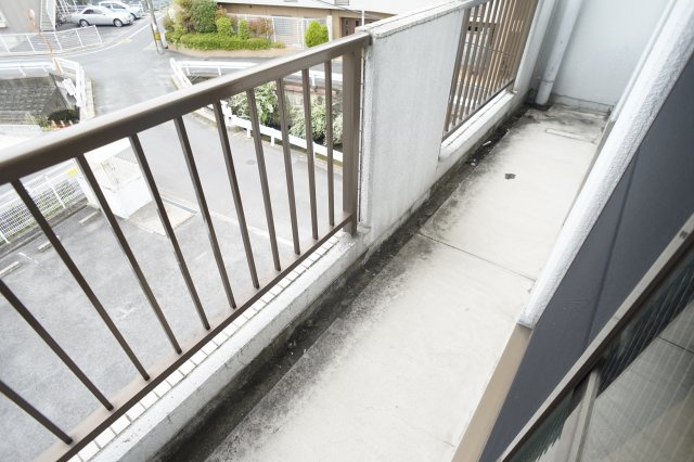 グレースコーポ東生駒のバルコニー