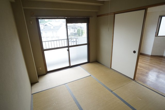 グレースコーポ東生駒の和室