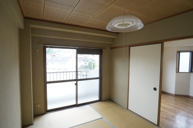 グレースコーポ東生駒の和室